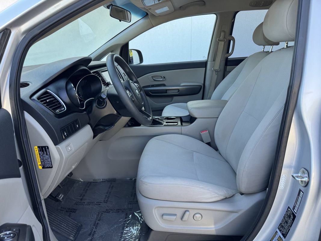 Used 2020 Kia Sedona LX FWD image 11