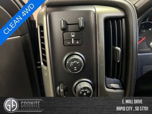 Used 2018 Chevrolet Silverado 1500 High Country image 32