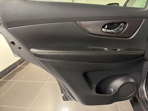 Used 2016 Nissan Rogue SV AWD/4WD image 27