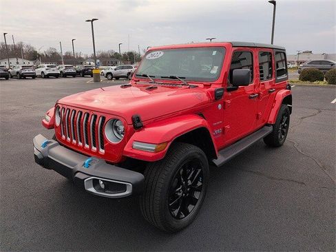 Used 2022 Jeep Wrangler Unlimited Sahara image 3