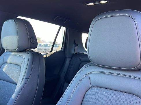 New 2026 Chevrolet Equinox LT w/ Convenience Package II image 18