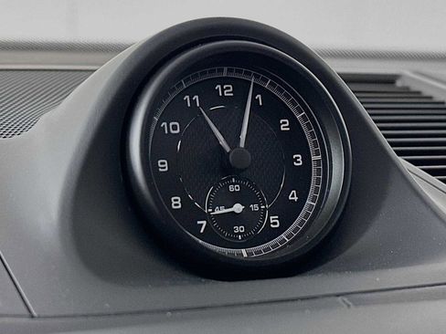 Used 2026 Porsche Macan image 16