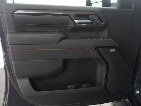 Used 2025 GMC Sierra 2500 AT4 w/ AT4 Premium Plus Package image 21