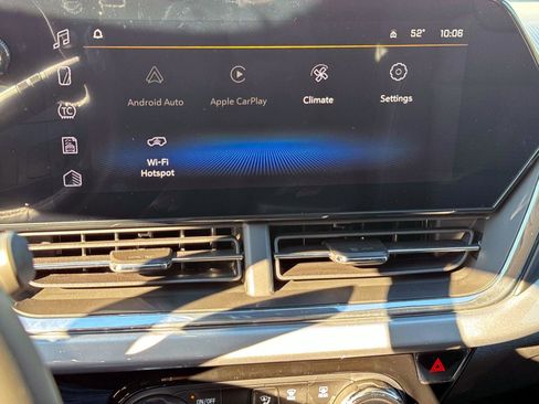 New 2026 Chevrolet Trax LT w/ LT Convenience Package FWD image 16