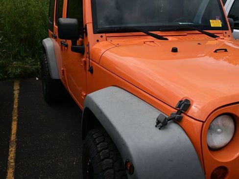 Used 2012 Jeep Wrangler Unlimited Sport AWD/4WD image 10