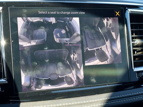 New 2026 Chrysler Pacifica Limited w/ Uconnect Theater Family Group image 36