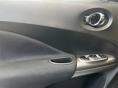 Used 2015 Nissan Juke SV AWD/4WD image 11