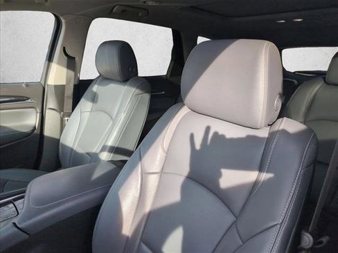 Used 2021 Buick Enclave Essence w/ Sound and Sites Package image 10