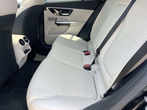 Used 2026 Mercedes-Benz GLC 300 4MATIC image 16