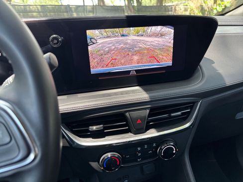Used 2025 Buick Encore GX Preferred FWD image 17