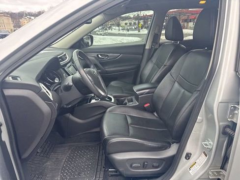 Used 2016 Nissan Rogue SL w/ SL Premium Package image 9