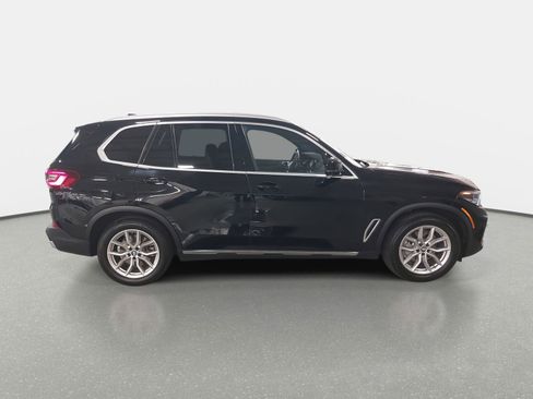 Used 2022 BMW X5 xDrive40i w/ Parking Assistance Package image 4