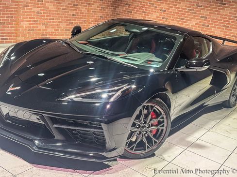 Used 2025 Chevrolet Corvette Stingray Premium Cpe w/ Z51 Performance Package RWD image 7