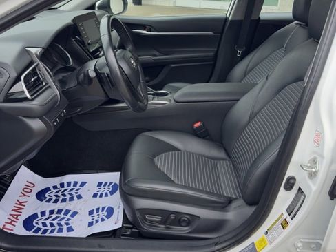 Used 2024 Toyota Camry SE image 10