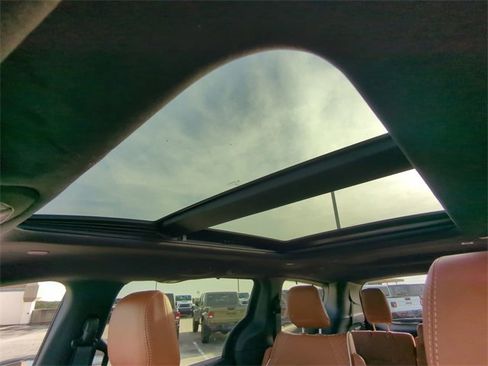 New 2026 Chrysler Pacifica Pinnacle w/ Trailer Tow Group image 27