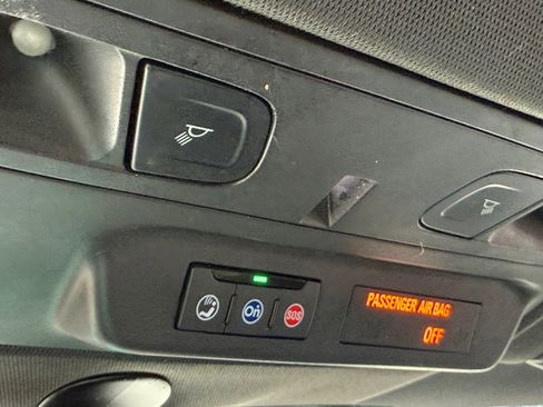 Used 2020 Chevrolet Camaro LT image 29