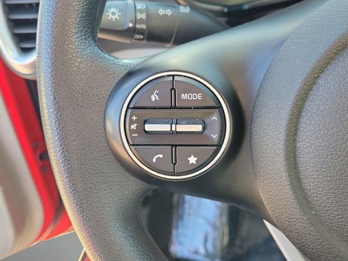 Used 2023 Kia Soul LX image 30