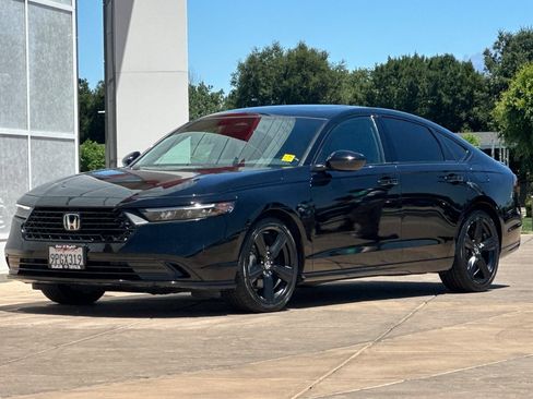 Used 2025 Honda Accord Sport image 8