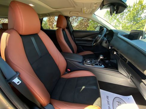 Used 2025 MAZDA CX-30 Carbon image 13