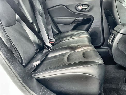 Used 2023 Jeep Cherokee Altitude Lux image 16