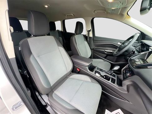 Used 2019 Ford Escape SE image 26