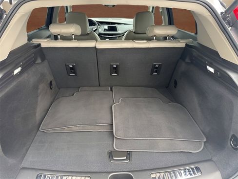 Certified 2022 Cadillac XT4 Premium Luxury w/ Enhanced Visibility Package image 9