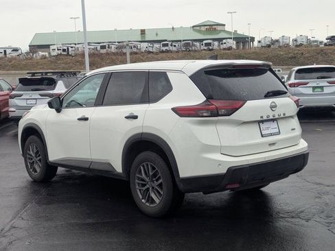 Used 2024 Nissan Rogue S image 6