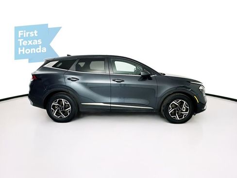 Used 2023 Kia Sportage LX image 9
