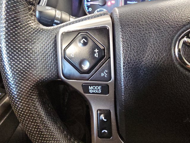 Used 2022 Toyota Tacoma Limited AWD/4WD image 21