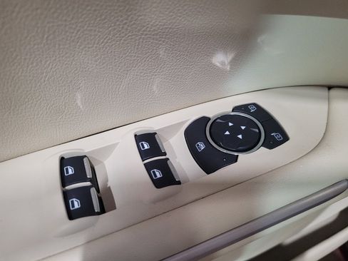 Used 2014 Lincoln MKZ AWD image 27