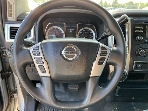 Used 2018 Nissan Titan SV AWD/4WD image 8