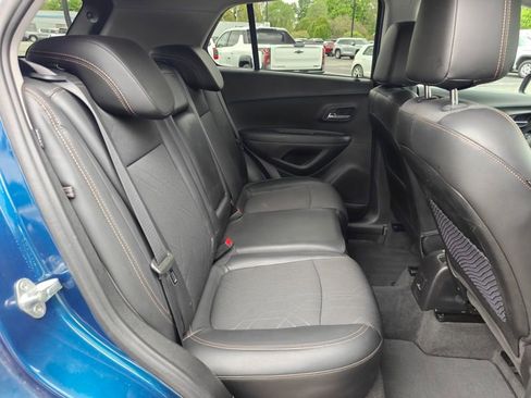 Used 2019 Chevrolet Trax LT w/ LT Convenience Package FWD image 17
