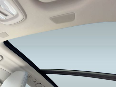 Certified 2023 Volvo XC60 B5 Plus w/ Climate Package image 14