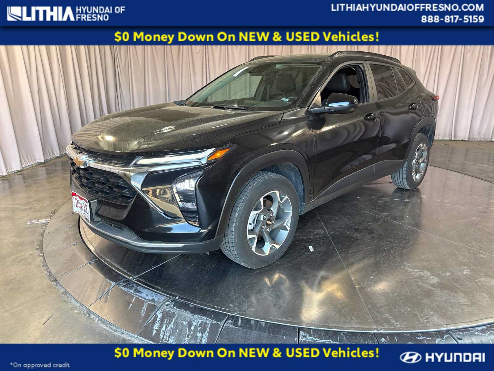 Used 2024 Chevrolet Trax LT FWD image 1