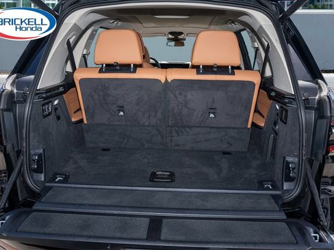 Used 2024 BMW X7 xDrive40i w/ Premium Package AWD/4WD image 10