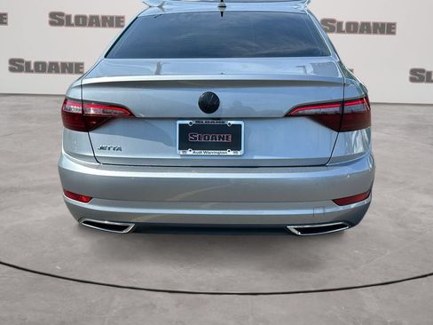 Used 2020 Volkswagen Jetta R-Line w/ R-Line Cold Weather Package FWD image 4