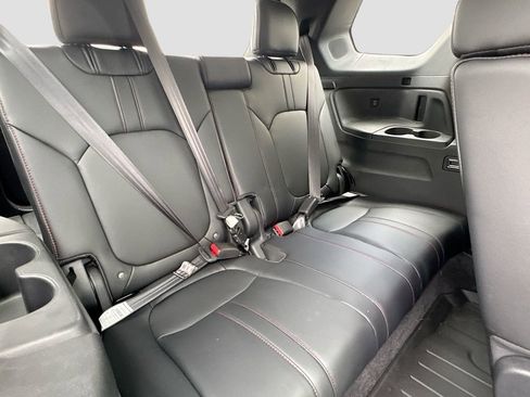 Used 2025 Honda Pilot Black Edition image 29