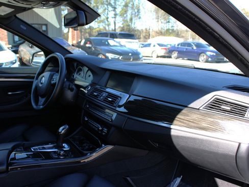 Used 2013 BMW 550i xDrive Sedan image 17