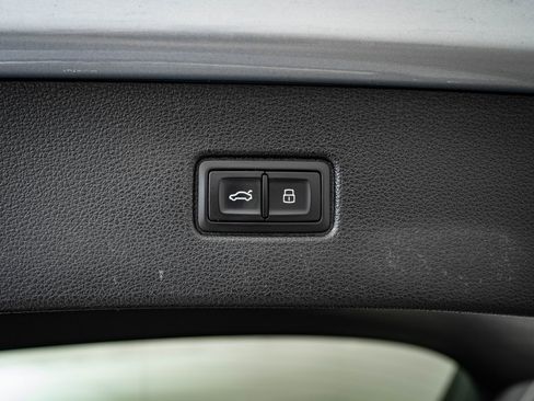 Used 2018 Audi Q7 3.0T Prestige w/ Prestige Package image 23