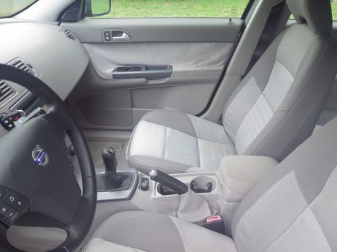 Used 2005 Volvo S40 2.4i FWD image 11