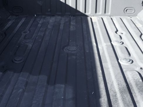 Used 2022 Ford F250 Lariat w/ Black Appearance Package image 10