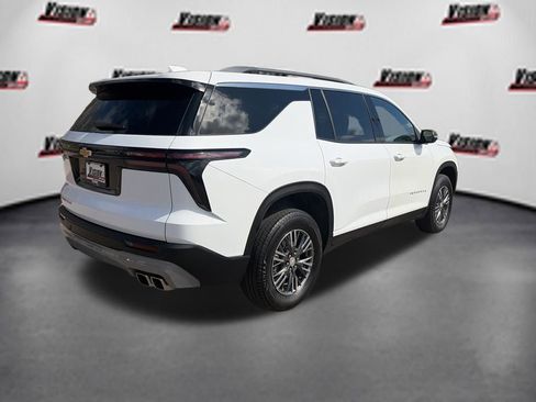 Used 2026 Chevrolet Traverse LT AWD/4WD image 5