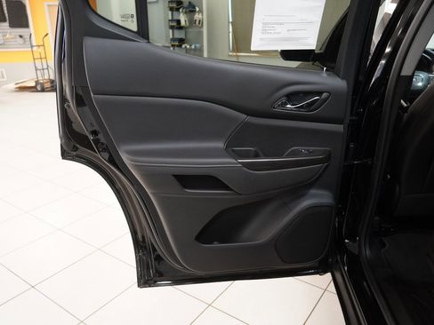 Certified 2023 GMC Acadia SLT w/ Elevation Edition image 24