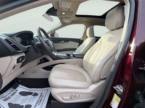 Used 2020 Lincoln Nautilus Reserve image 24