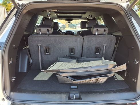Used 2023 Chevrolet Traverse Premier w/ Redline Edition AWD/4WD image 9