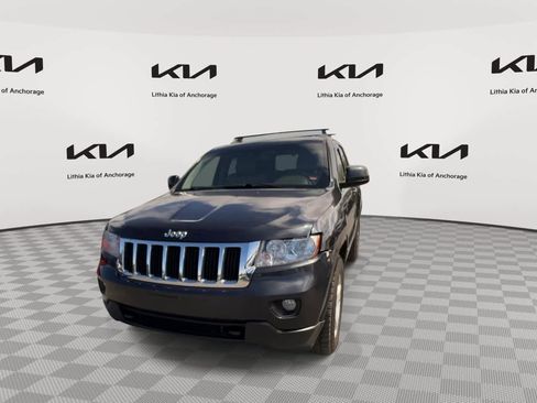 Used 2012 Jeep Grand Cherokee Laredo AWD/4WD image 4