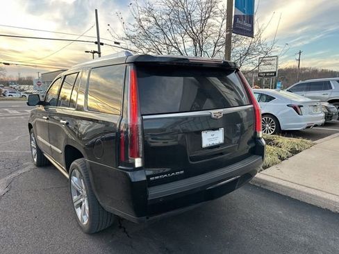 Used 2019 Cadillac Escalade Platinum image 4