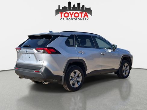 Used 2024 Toyota RAV4 XLE image 3