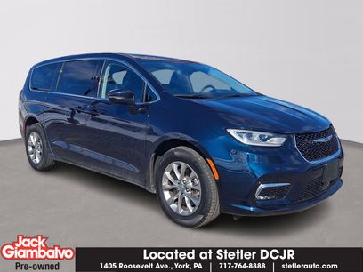 Used 2023 Chrysler Pacifica Touring-L
