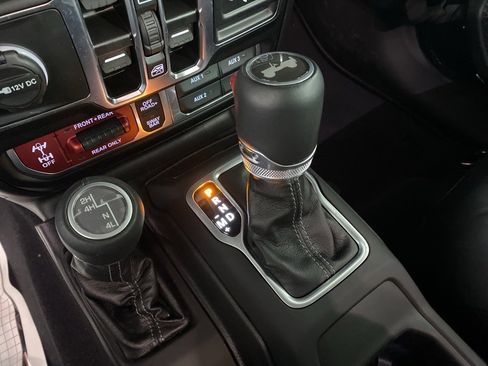 Used 2024 Jeep Wrangler Unlimited Rubicon w/ Safety Group image 7